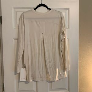 Lululemon Model Pleaded Back Long Sleeve
